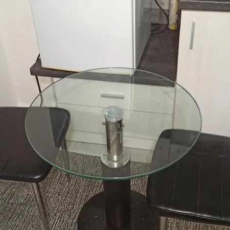 Beautiful 1-bedroom Next To Center Apartment *
