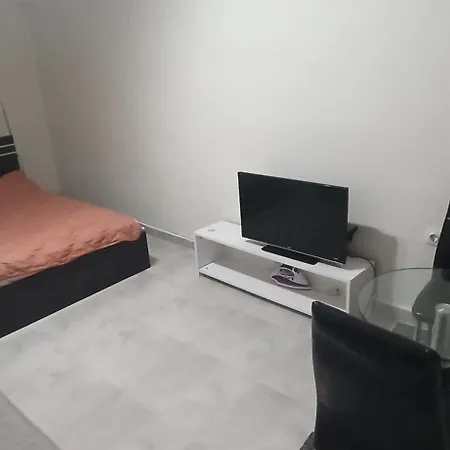 Beautiful 1-bedroom Next To Center Apartment Thessaloniki