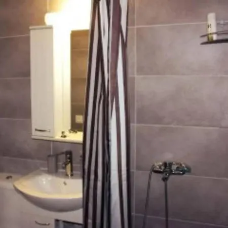 Beautiful 1-bedroom Next To Center Thessaloniki